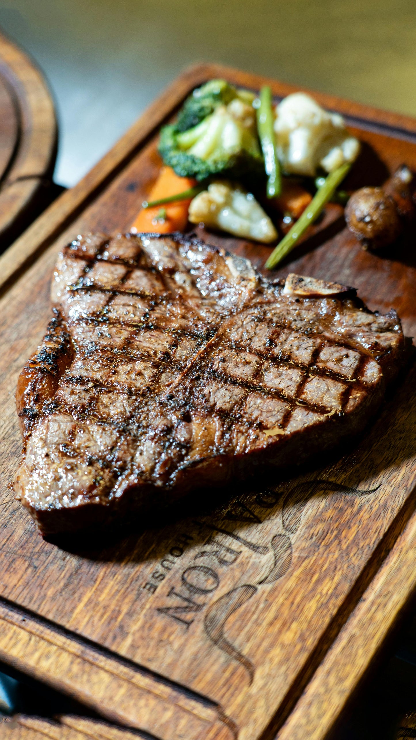 T-Bone Steaks | Certified Angus Beef  5/38oz Huge Steaks